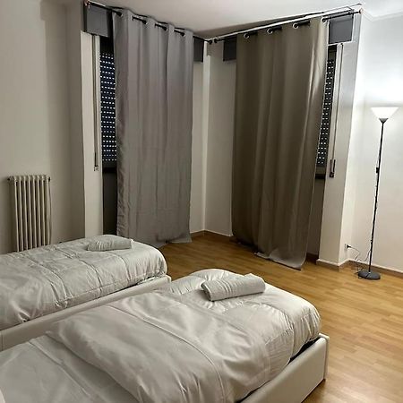 Leone D'Oro - Full Apartment Mestre Buitenkant foto