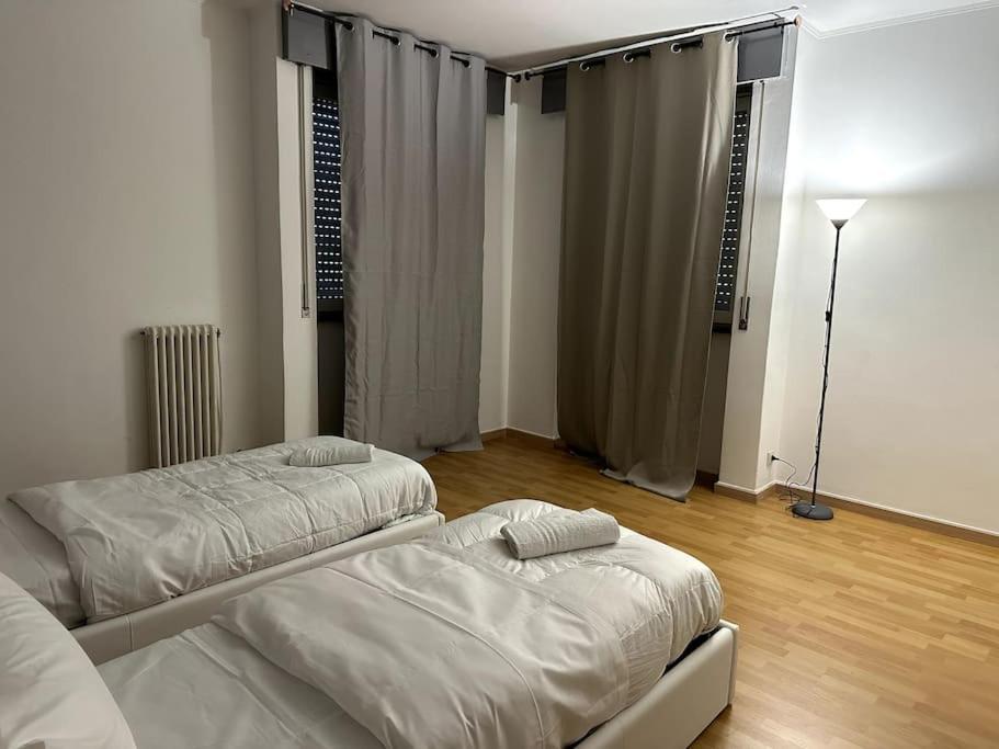 Leone D'Oro - Full Apartment Mestre Buitenkant foto